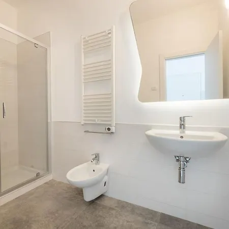 Bilocale Corso Italia 700 3° Piano Holiday home *