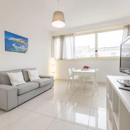 Holiday home Bilocale Corso Italia 700 3° Piano *