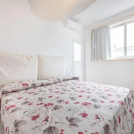 Bilocale Corso Italia 700 3° Piano Holiday home *